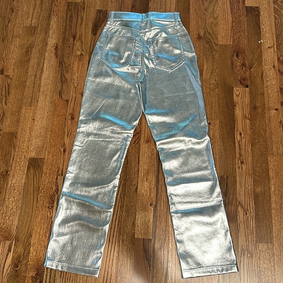 NWT- Abercrombie & Fitch 90’s Curve Love Silver Pleather Pants - Picture 4 of 5